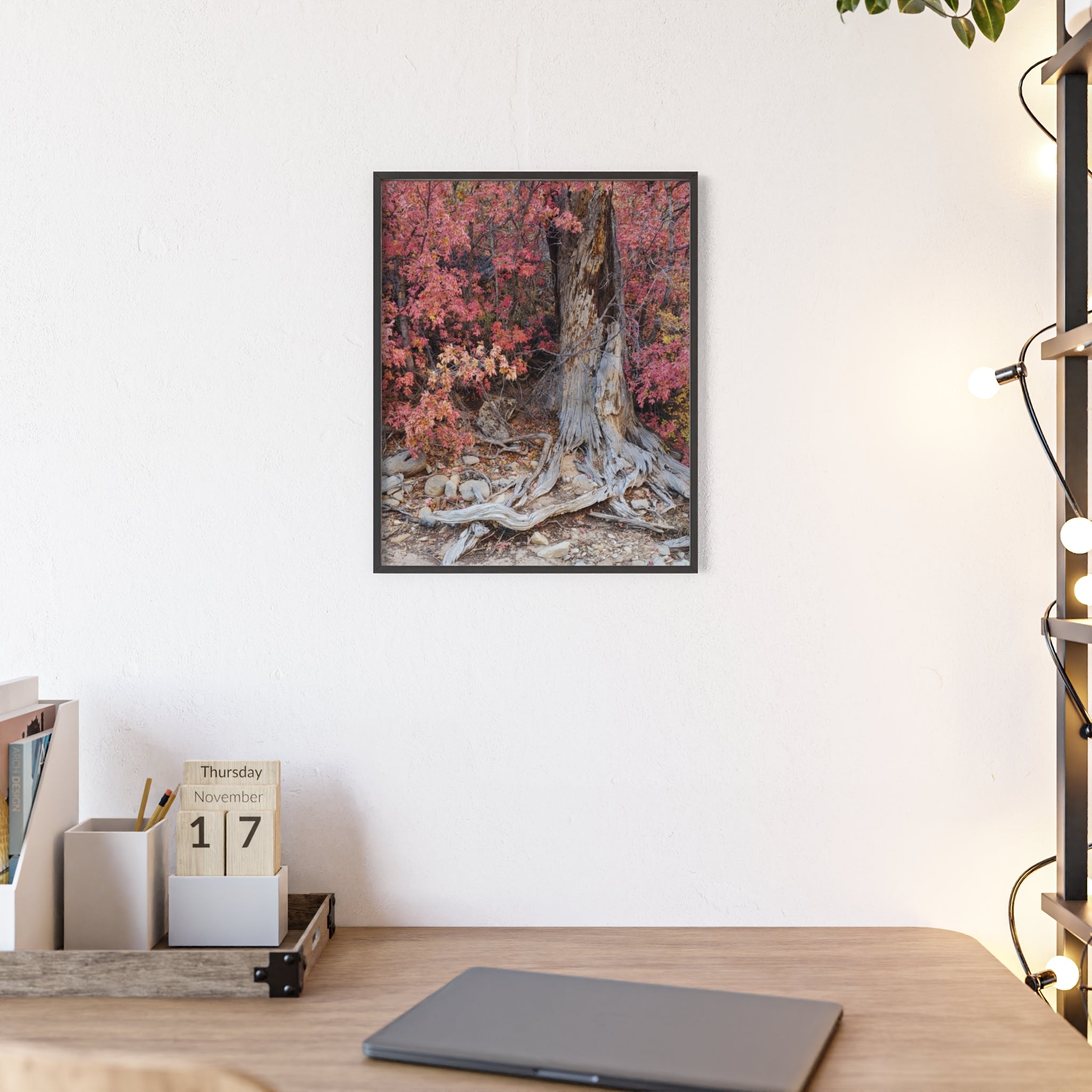 Póster "Raíces de árbol de otoño" con marco de madera | Arte de pared de bosque otoñal