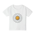 Bonita camiseta para niños pequeños con margaritas — Camiseta con estampado floral alegre para niños