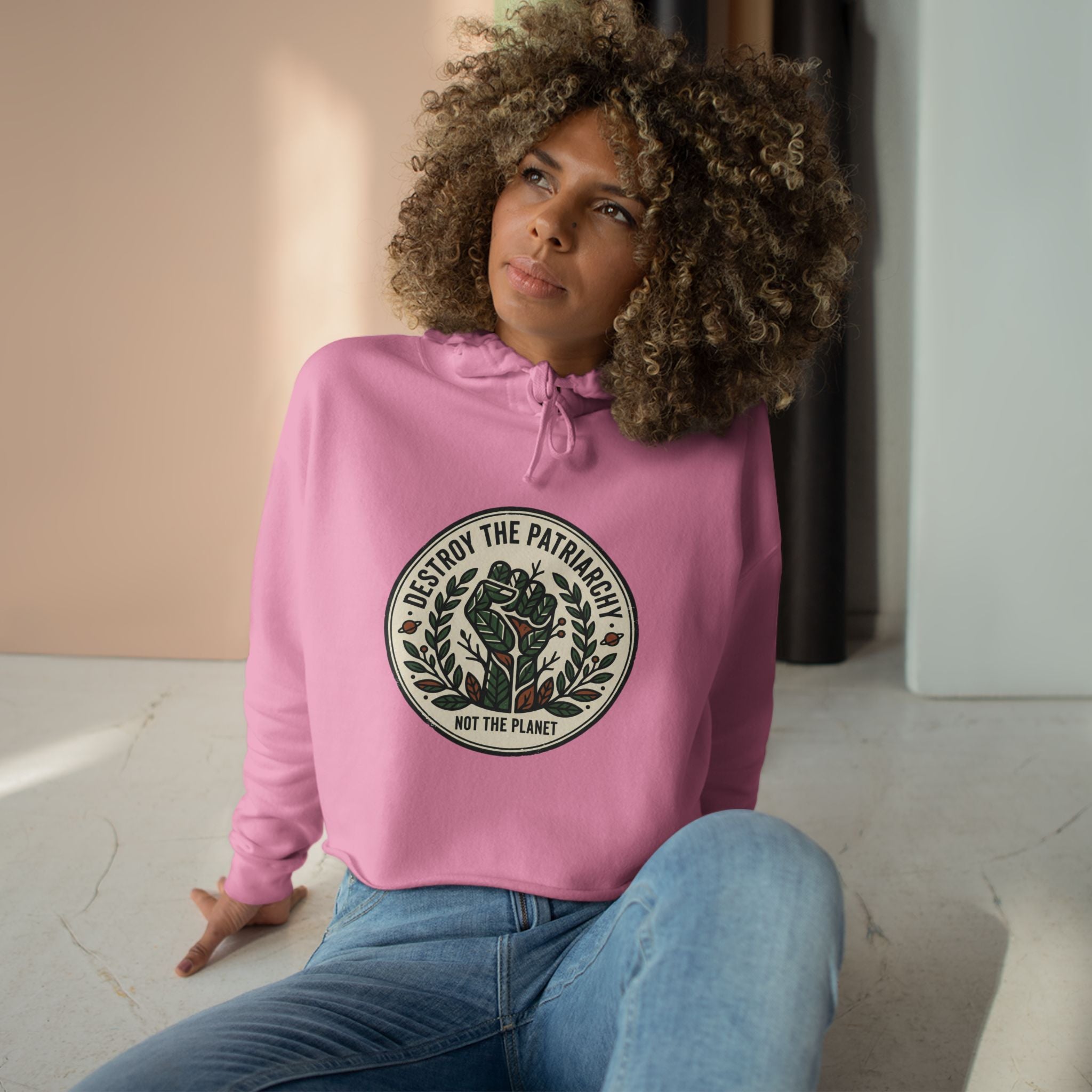 Sudadera corta con capucha y emblema de rosa "Destruye el patriarcado" | Estampado ecológico de plantas